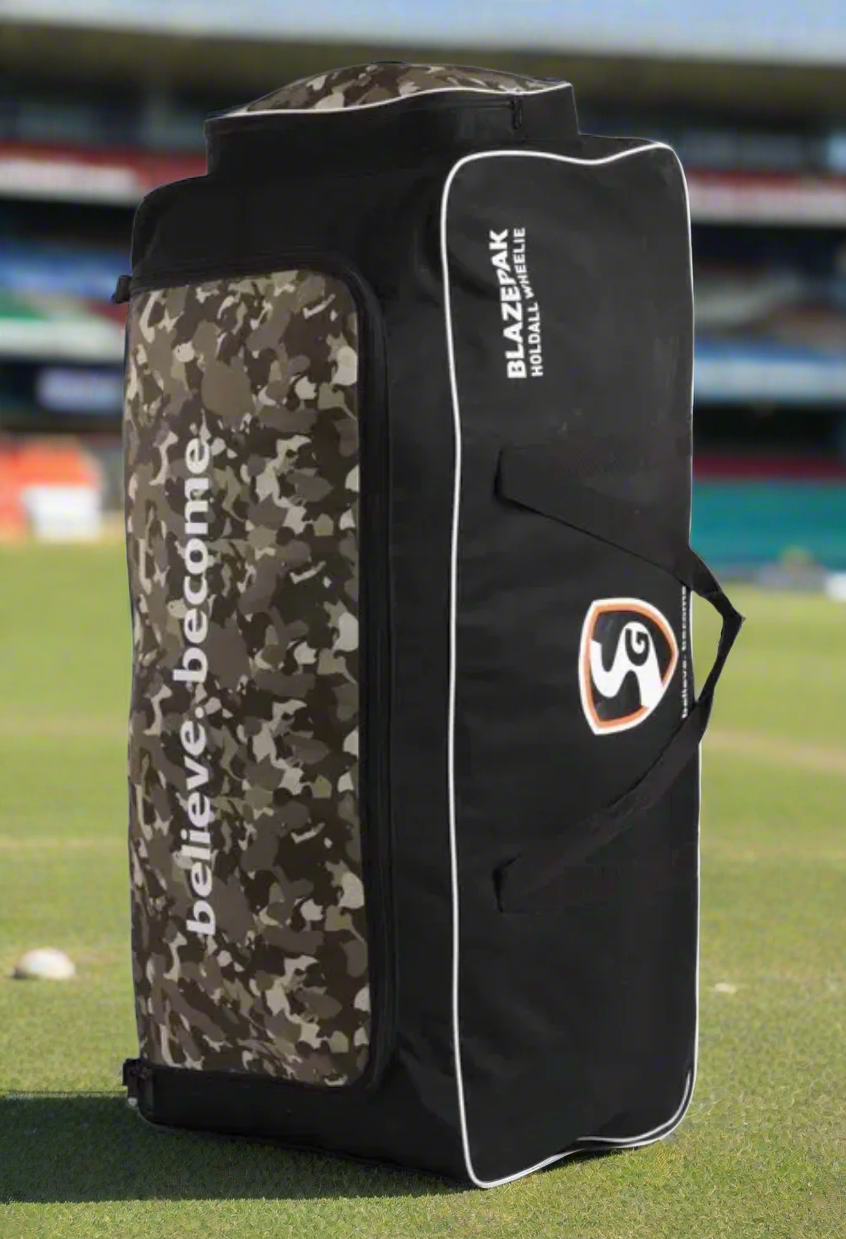 SG BlazePAK Holdall Wheelie Kit Bag